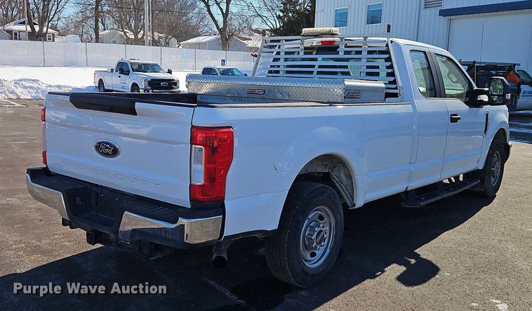 image for item EO4960 2017 Ford F250 Super Duty Ext. Cab pickup truck