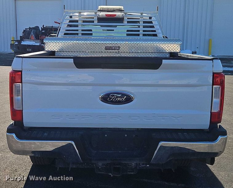 image for item EO4960 2017 Ford F250 Super Duty Ext. Cab pickup truck