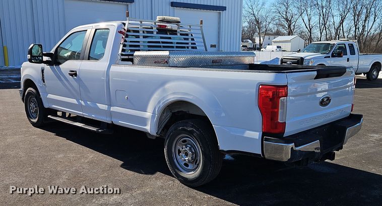image for item EO4960 2017 Ford F250 Super Duty Ext. Cab pickup truck