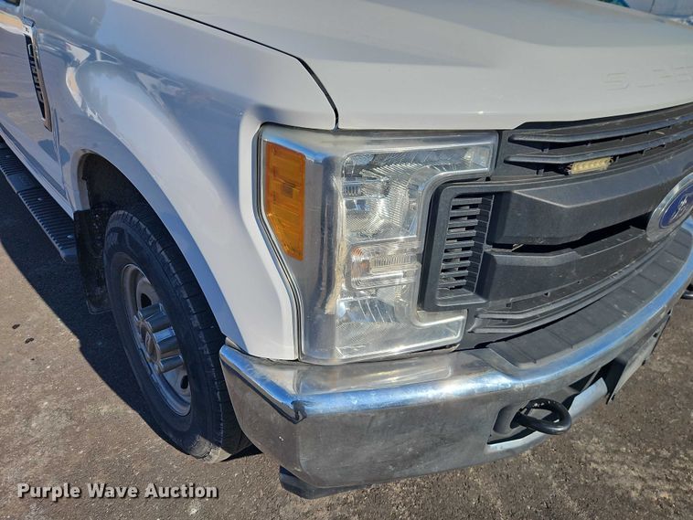 image for item EO4960 2017 Ford F250 Super Duty Ext. Cab pickup truck