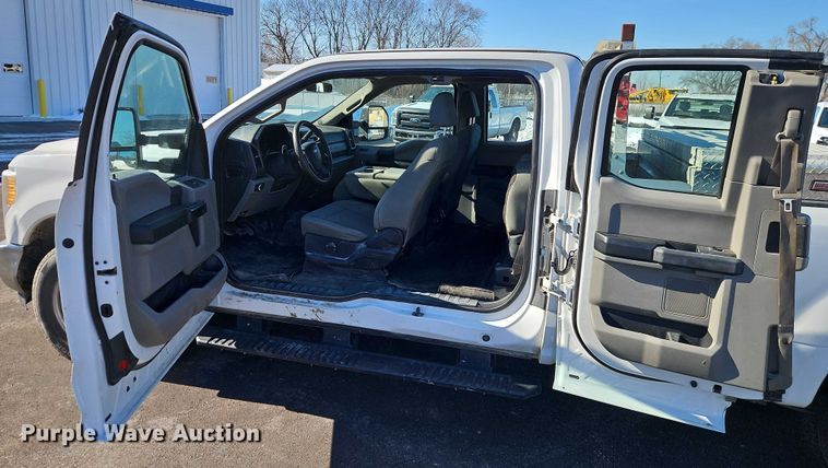 image for item EO4960 2017 Ford F250 Super Duty Ext. Cab pickup truck