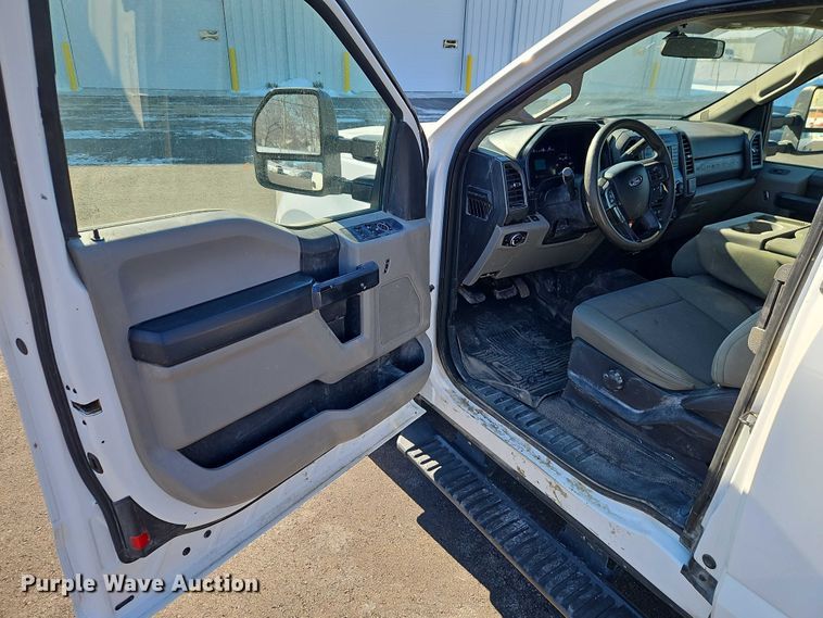 image for item EO4960 2017 Ford F250 Super Duty Ext. Cab pickup truck