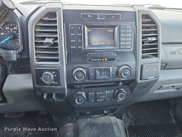 image for item EO4960 2017 Ford F250 Super Duty Ext. Cab pickup truck