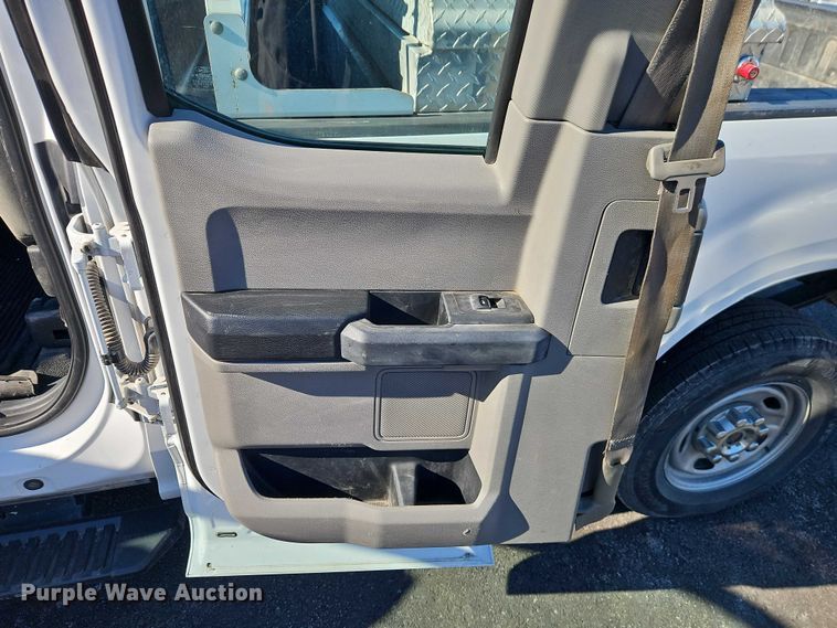 image for item EO4960 2017 Ford F250 Super Duty Ext. Cab pickup truck