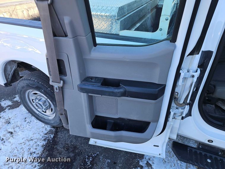 image for item EO4960 2017 Ford F250 Super Duty Ext. Cab pickup truck