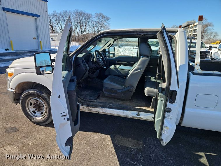 image for item EO4961 2016 Ford F250 Super Duty Ext. Cab pickup truck