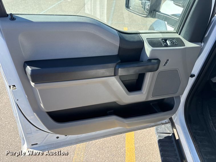 image for item EP2839 2018 Ford F550 Super Duty XL flatbed truck