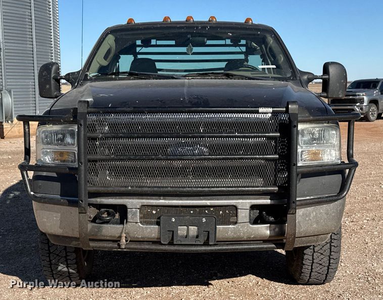 image for item EP2841 2006 Ford F350 Super Duty bale bed pickup truck