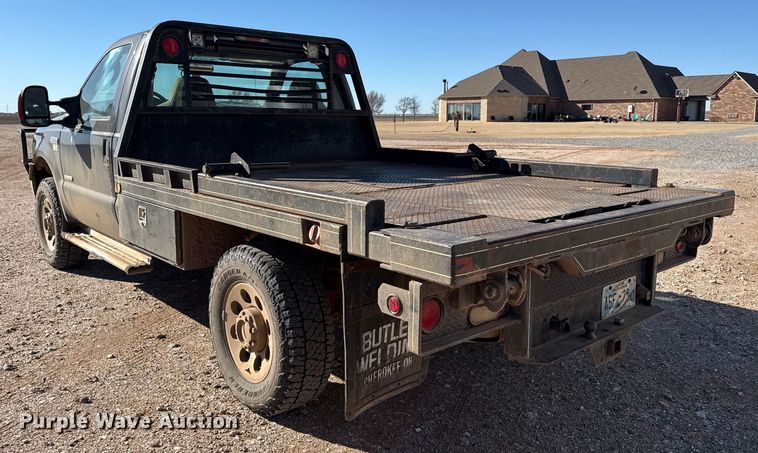 image for item EP2841 2006 Ford F350 Super Duty bale bed pickup truck