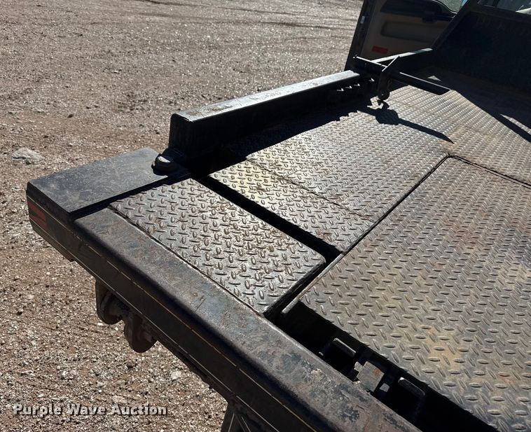 image for item EP2841 2006 Ford F350 Super Duty bale bed pickup truck