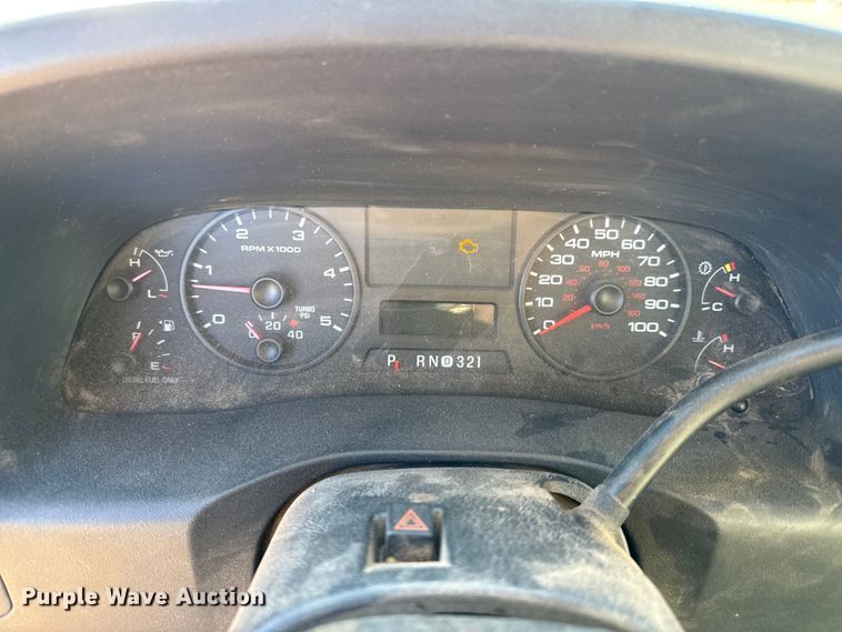 image for item EP2841 2006 Ford F350 Super Duty bale bed pickup truck