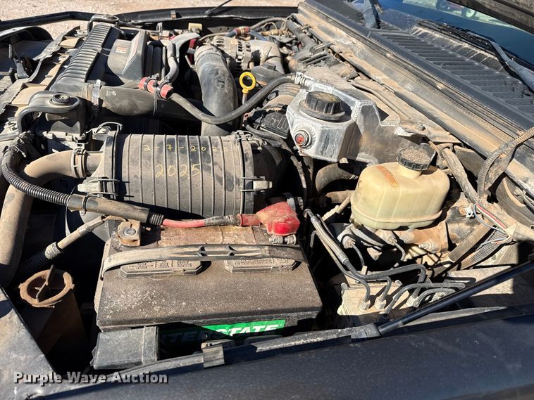 image for item EP2841 2006 Ford F350 Super Duty bale bed pickup truck