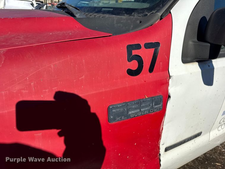 image for item ER0398 2002 Ford F250 Super Duty pickup truck