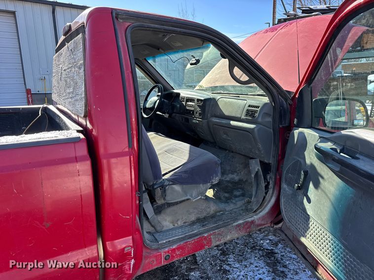 image for item ER0398 2002 Ford F250 Super Duty pickup truck