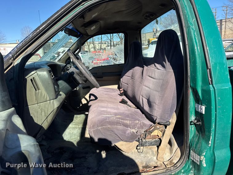 image for item ER0399 2002 Ford F350 Super Duty pickup truck