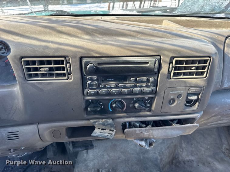 image for item ER0399 2002 Ford F350 Super Duty pickup truck