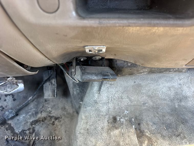 image for item ER0399 2002 Ford F350 Super Duty pickup truck