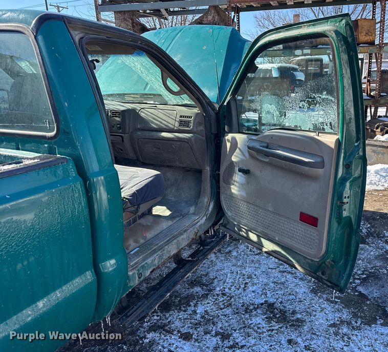 image for item ER0399 2002 Ford F350 Super Duty pickup truck