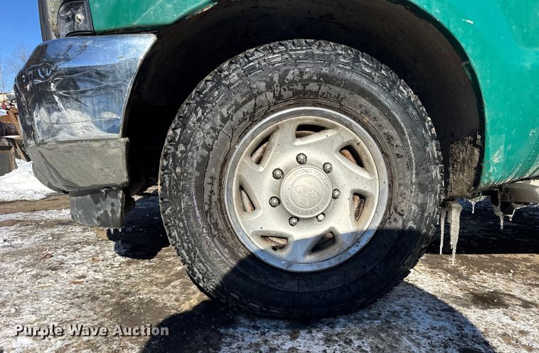 image for item ER0399 2002 Ford F350 Super Duty pickup truck