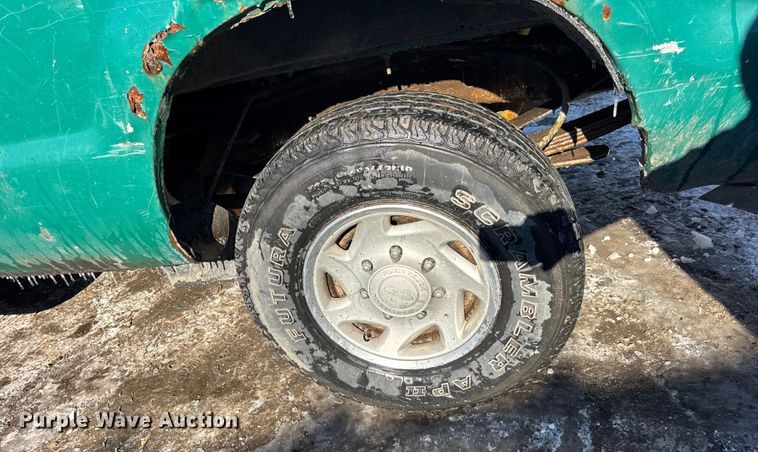 image for item ER0399 2002 Ford F350 Super Duty pickup truck