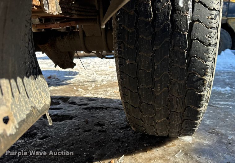 image for item ER0399 2002 Ford F350 Super Duty pickup truck