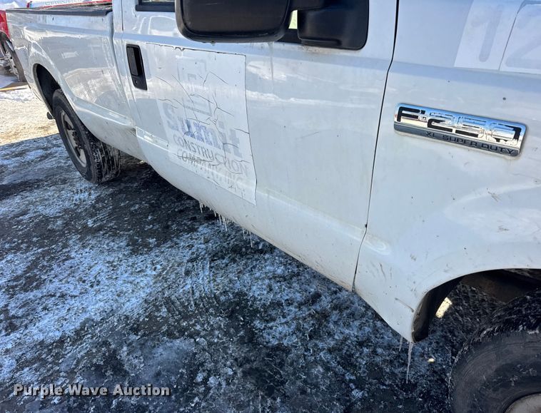 image for item ER0400 2006 Ford F250 Super Duty pickup truck