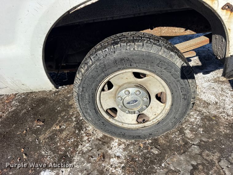 image for item ER0400 2006 Ford F250 Super Duty pickup truck