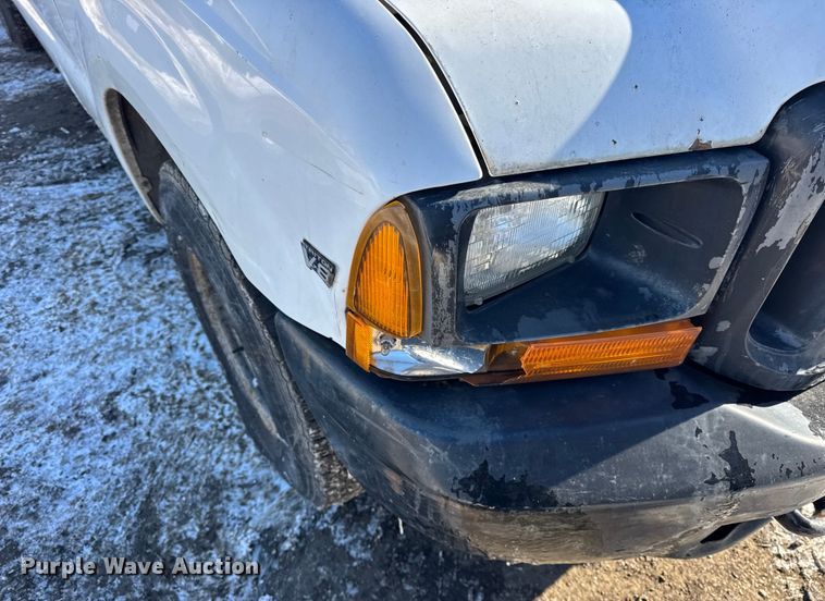 image for item ER0401 1999 Ford F250 Super Duty pickup truck