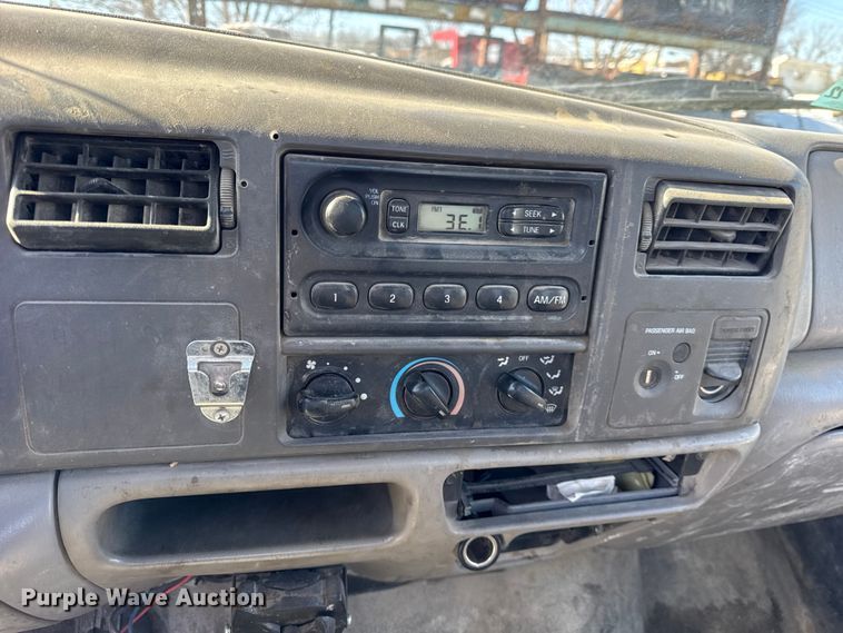 image for item ER0401 1999 Ford F250 Super Duty pickup truck