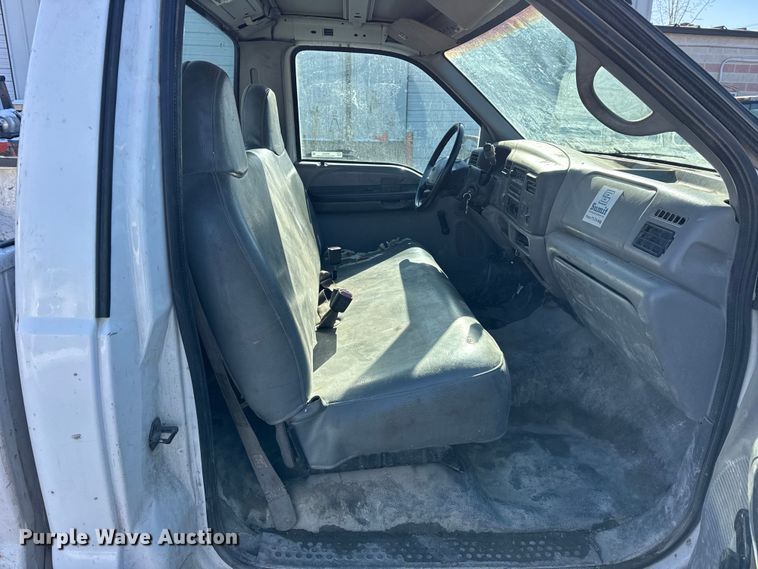 image for item ER0401 1999 Ford F250 Super Duty pickup truck