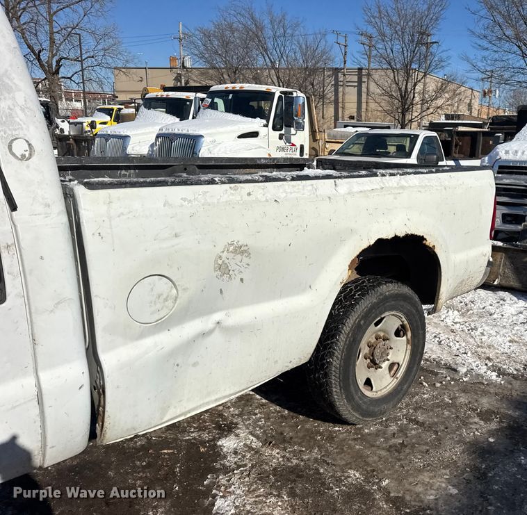 image for item ER0402 2006 Ford F250 Super Duty pickup truck