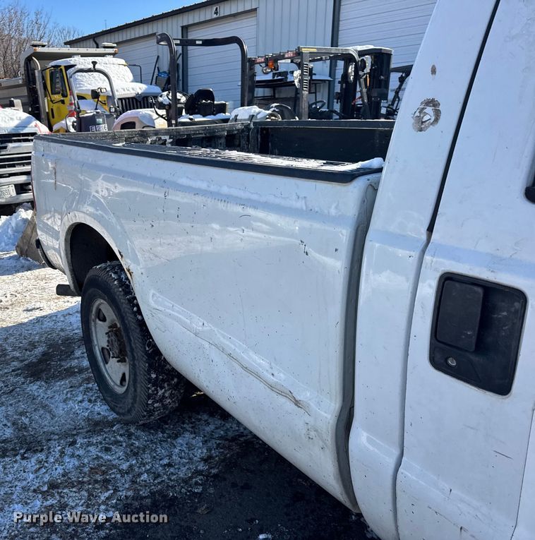 image for item ER0402 2006 Ford F250 Super Duty pickup truck