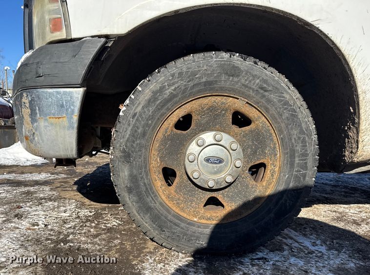 image for item ER0402 2006 Ford F250 Super Duty pickup truck