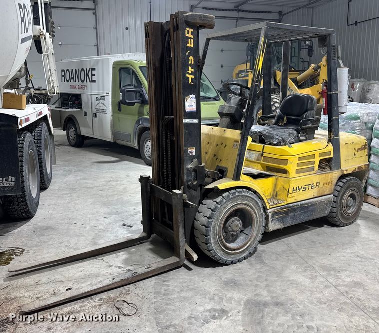 image for item ER0408 1998 Hyster H60XM forklift