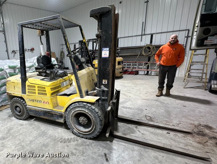 image for item ER0408 1998 Hyster H60XM forklift