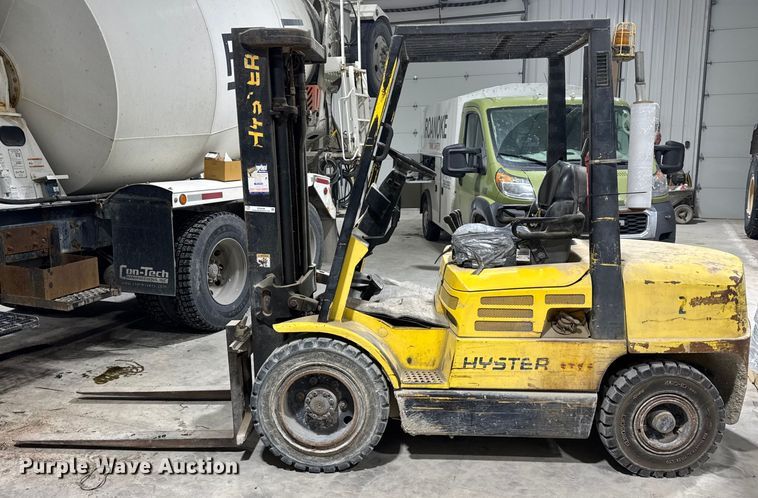 image for item ER0408 1998 Hyster H60XM forklift