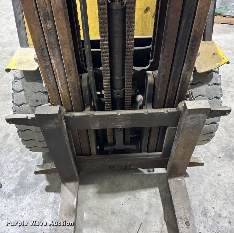 image for item ER0408 1998 Hyster H60XM forklift