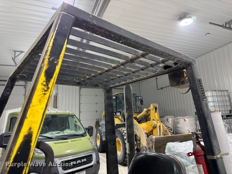 image for item ER0408 1998 Hyster H60XM forklift