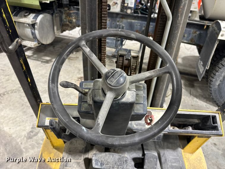 image for item ER0408 1998 Hyster H60XM forklift