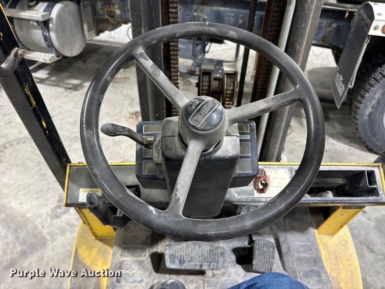 image for item ER0408 1998 Hyster H60XM forklift