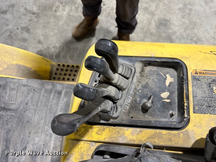 image for item ER0408 1998 Hyster H60XM forklift