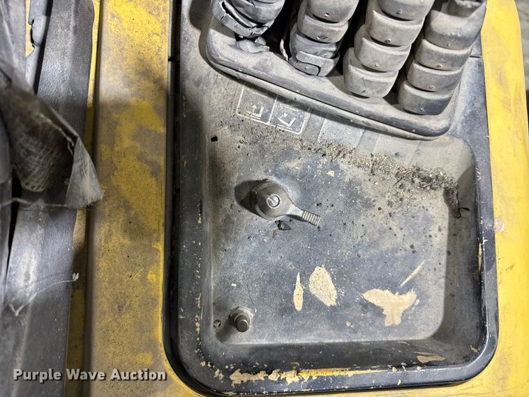 image for item ER0408 1998 Hyster H60XM forklift