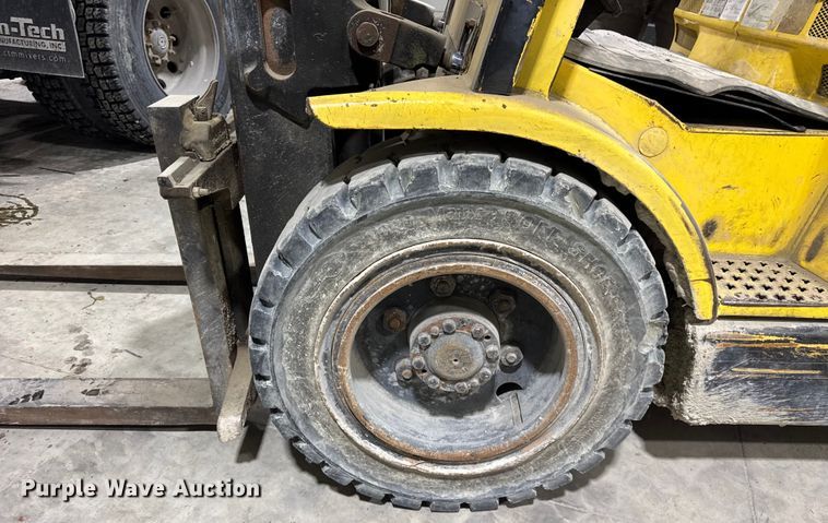 image for item ER0408 1998 Hyster H60XM forklift