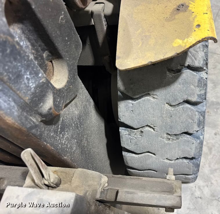 image for item ER0408 1998 Hyster H60XM forklift