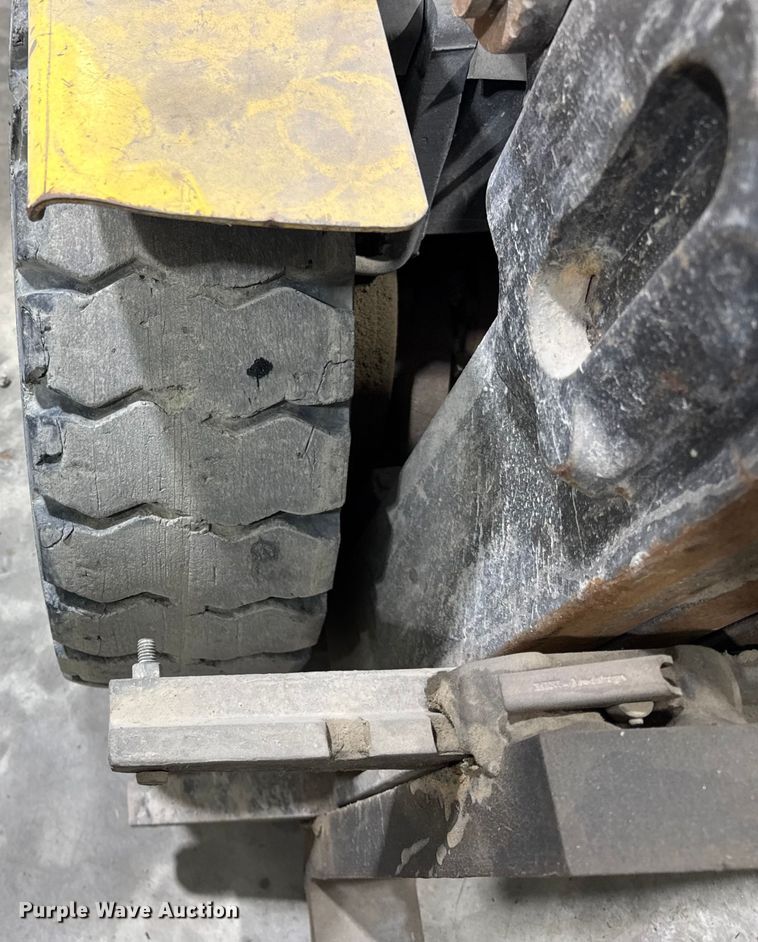 image for item ER0408 1998 Hyster H60XM forklift