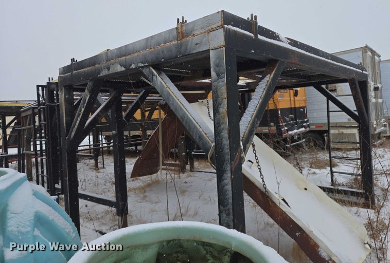 image for item ES2793 (3) shaker deck platforms