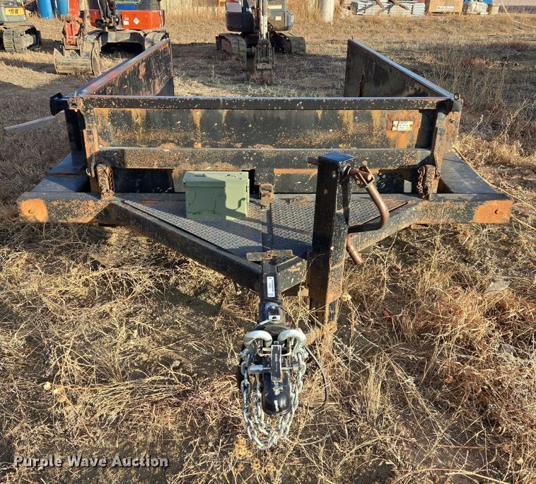 image for item ES2804 2005 JLG utility trailer