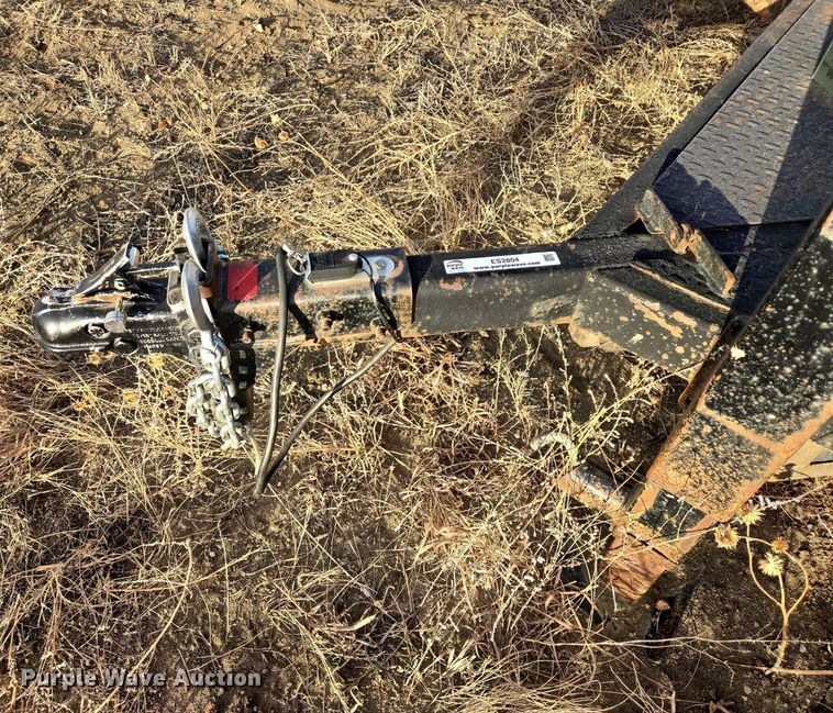 image for item ES2804 2005 JLG utility trailer