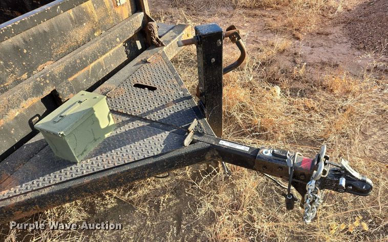 image for item ES2804 2005 JLG utility trailer