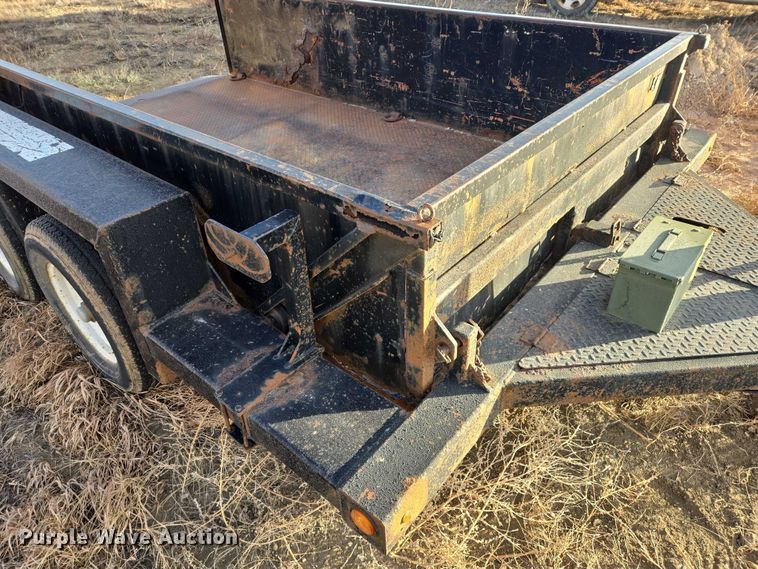 image for item ES2804 2005 JLG utility trailer